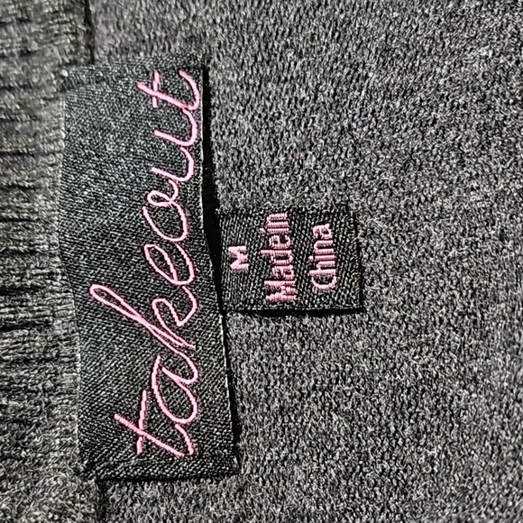 Takeout Dark Grey V-neck Knit Pull Over Top 78% Rayon 22% Nylon Size M - Picture 7 of 8
